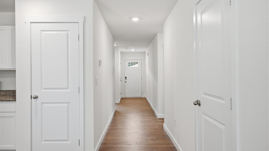 Spacious, unfurnished interior of a new home in Emory Creek, Harriman (Image 14).