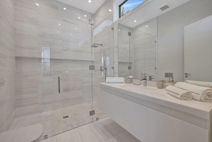 Bedroom Suite 4 Bath