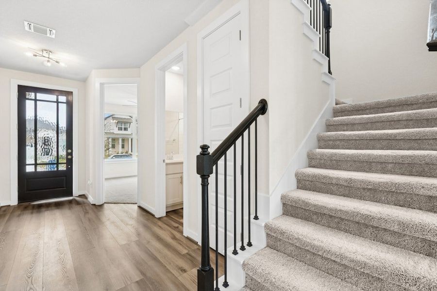 Spacious, unfurnished interior of a new home in University Heights, Round Rock (Image 23).