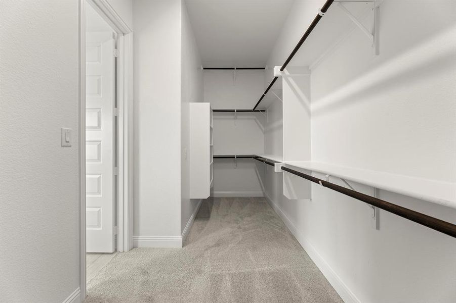 24. 1442 Canadian - Closet