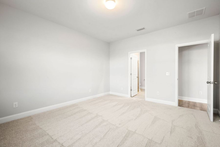 Spacious, unfurnished interior of a new home in Salem Bay, Beaufort (Image 22).