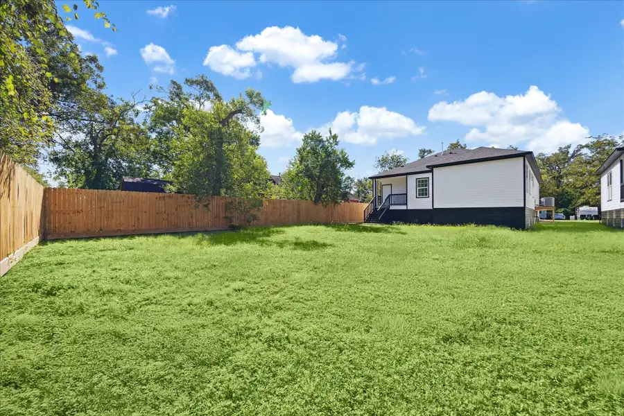 Exterior details and patio area of a home in , Wharton (Image 2).