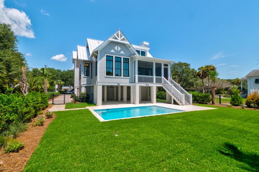 Exterior details and patio area of a home in , Sullivan's Island (Image 4).