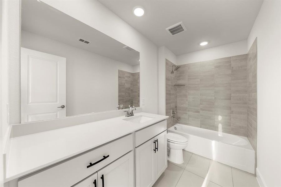 23. 3124 Lenten Rose - 3RD Bath