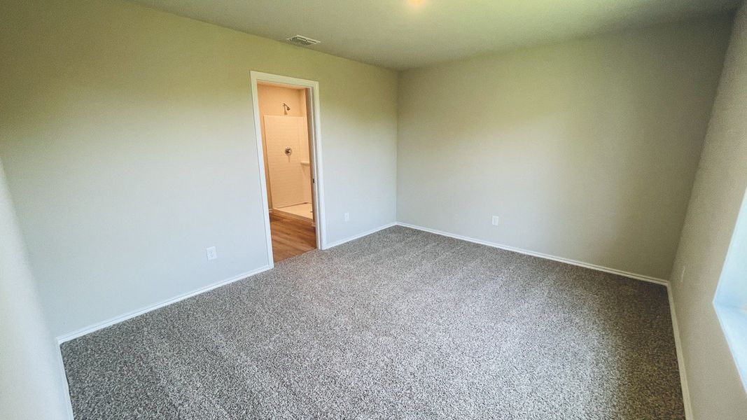 Spacious, unfurnished interior of a new home in Sunnycreek, Crowley (Image 9).