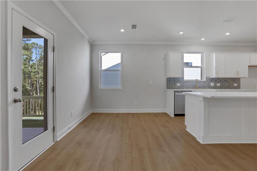 Spacious, unfurnished interior of a new home in Cambridge at Steels Bridge, Canton (Image 14).
