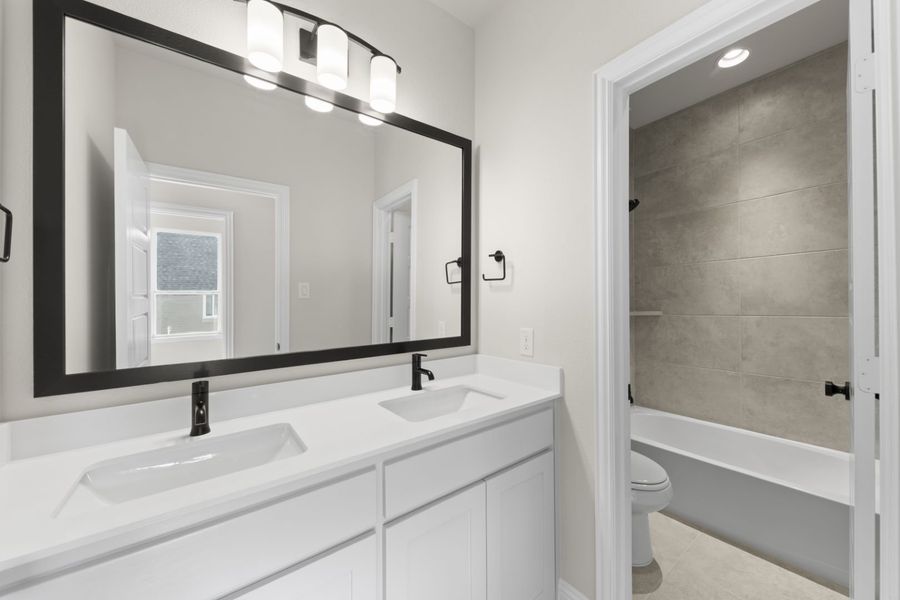 Representative furnished interior of a home built from the Cardiff by Windsor Homes in Nelson Lake Estates, Rockwall (Image 16).