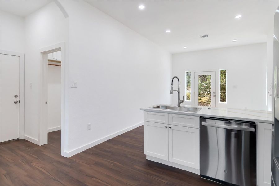 Furnished interior view inside a new home in , Wimberley (Image 14).