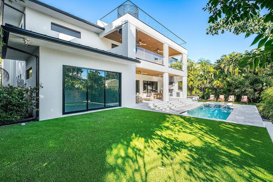 071-25833rdCourt-WestPalmBeach-FL-33407-