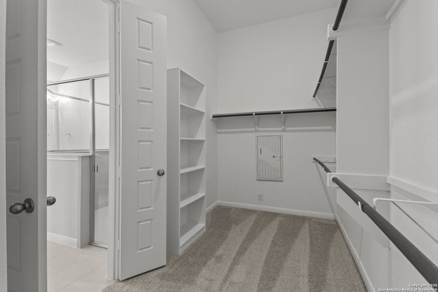 Spacious, unfurnished interior of a new home in Stillwater Ranch 60', San Antonio (Image 28).