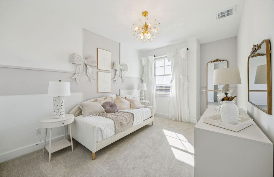 Representative furnished interior of a home built from the Gillett by Pulte Homes in Ryehill, Rosenberg (Image 11).