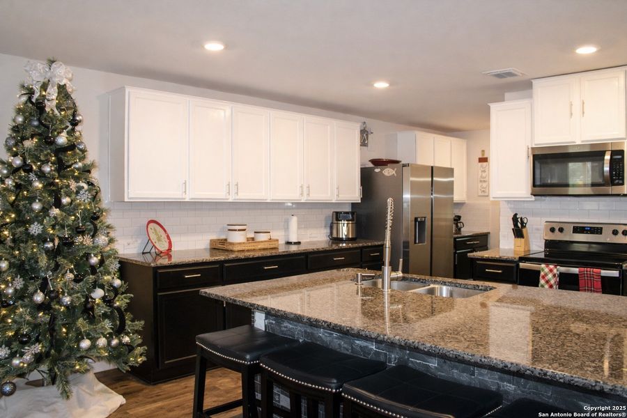 Furnished interior view inside a new home in Solana Ridge, San Antonio (Image 6).