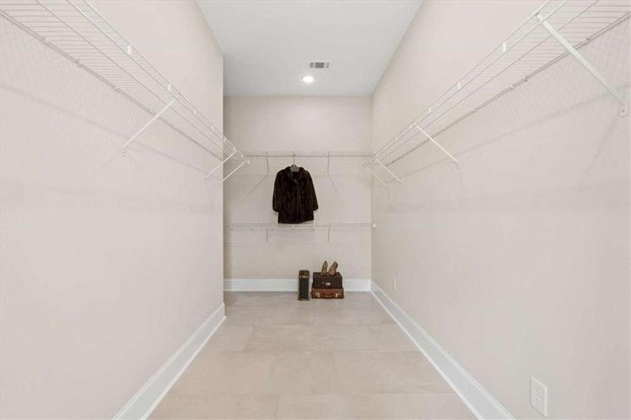 Spacious, unfurnished interior of a new home in , Roopville (Image 26).