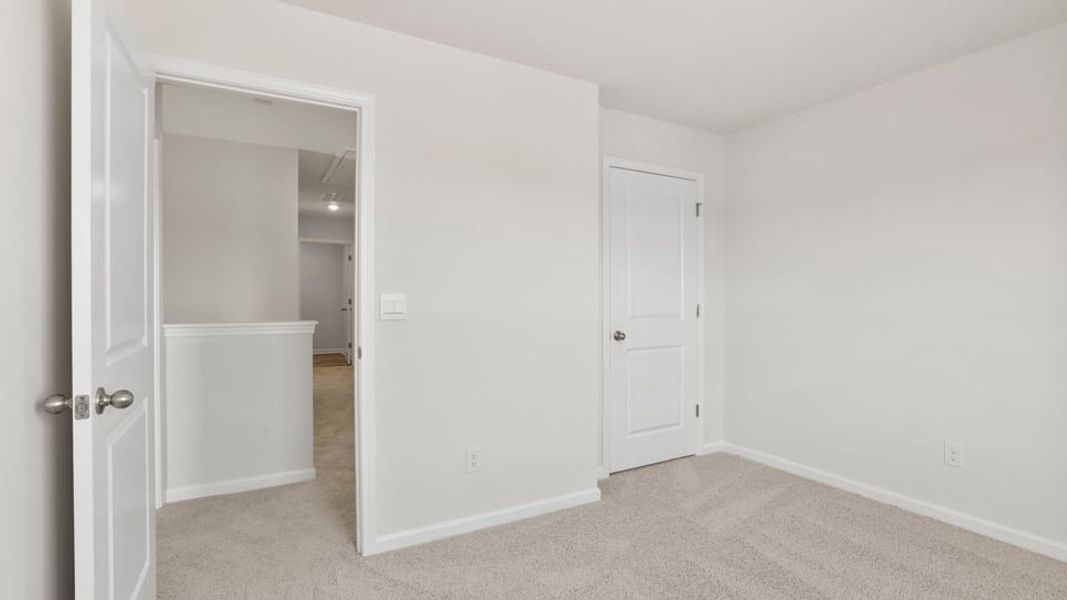 Spacious, unfurnished interior of a new home in Cedar Gap, Fountain Inn (Image 23).