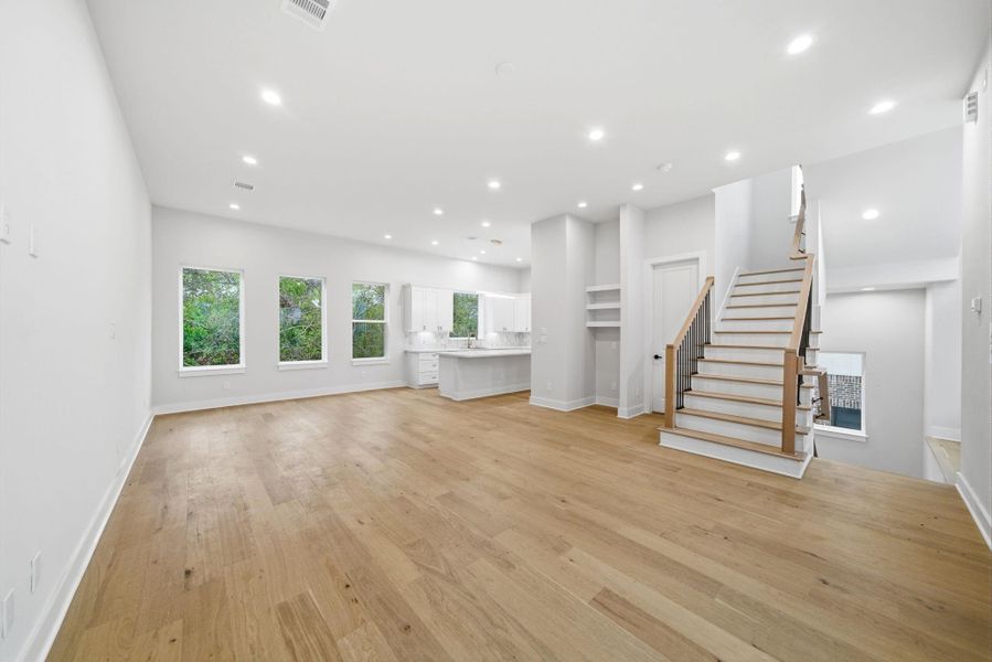 Spacious, unfurnished interior of a new home in , Houston (Image 36).
