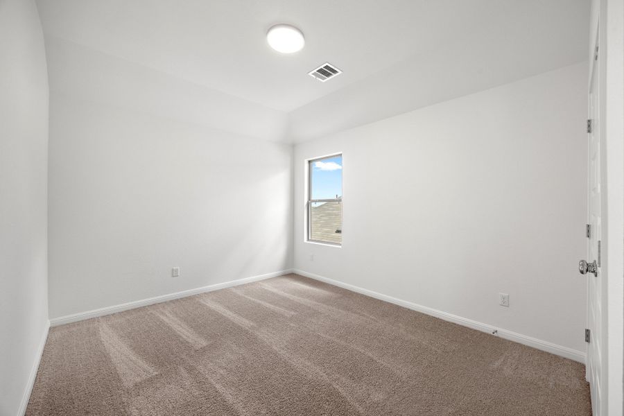 Spacious, unfurnished interior of a new home in Trinity Ranch, Elgin (Image 35).