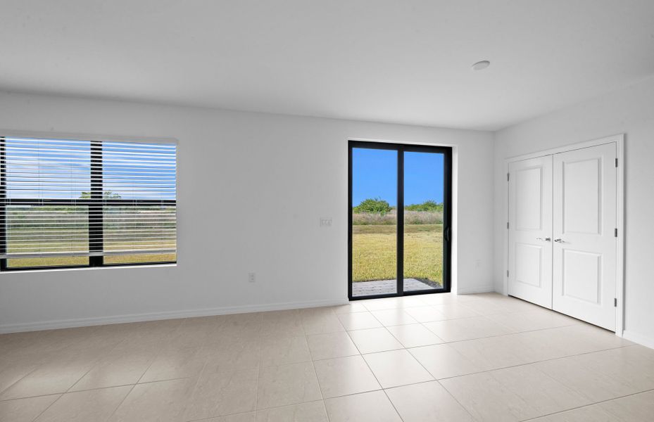 Spacious, unfurnished interior of a new home in Whispering Lakes, Lehigh Acres (Image 20).