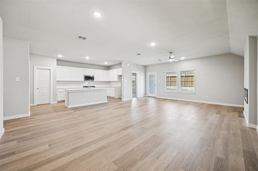 Spacious, unfurnished interior of a new home in Ventana, Fort Worth (Image 20). Spacious, unfurnished interior of a new home in Ventana, Fort Worth (Image 20).