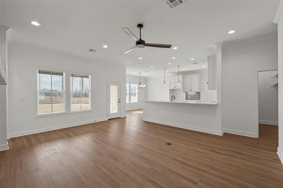Spacious, unfurnished interior of a new home in , Lorena (Image 20).