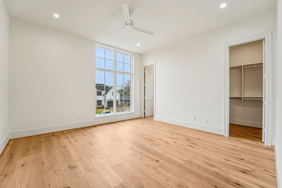 Spacious, unfurnished interior of a new home in , Houston (Image 23).