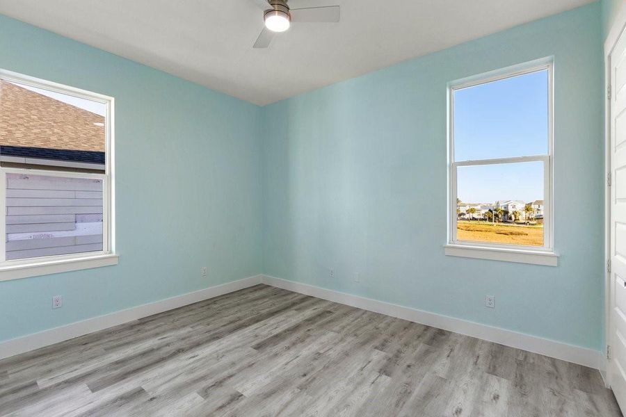 Spacious, unfurnished interior of a new home in , Galveston (Image 26).