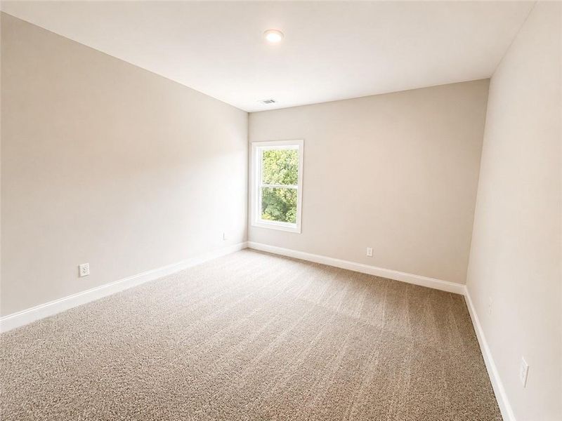 Spacious, unfurnished interior of a new home in , Jefferson (Image 49).