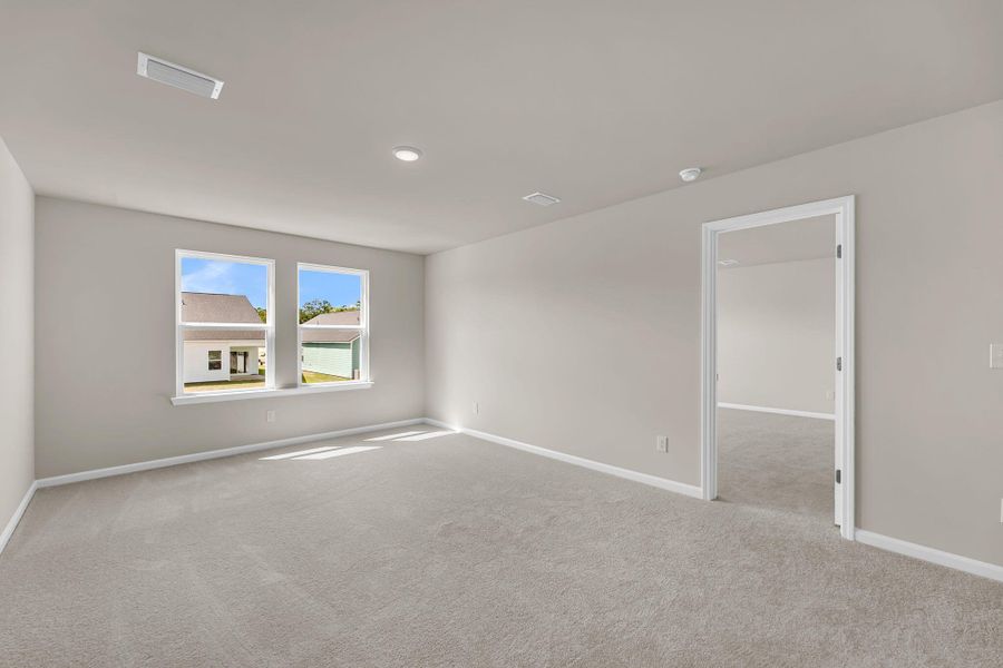 Spacious, unfurnished interior of a new home in , Ravenel (Image 15).