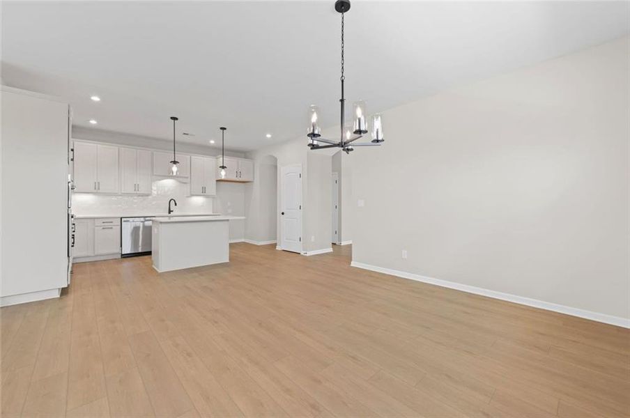 Spacious, unfurnished interior of a new home in Easton Park, Dallas (Image 35). Spacious, unfurnished interior of a new home in Easton Park, Dallas (Image 35).
