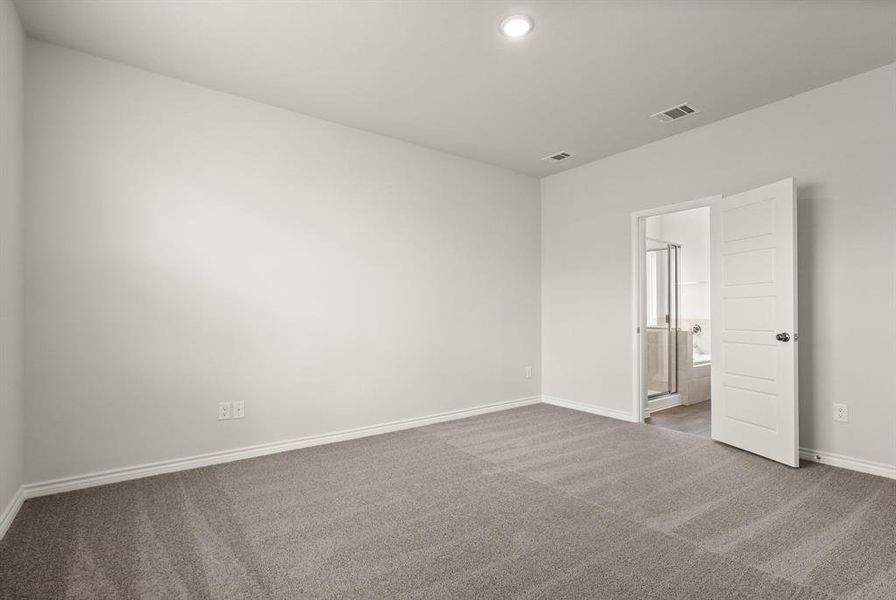 Spacious, unfurnished interior of a new home in Sycamore Landing, Fort Worth (Image 12). Spacious, unfurnished interior of a new home in Sycamore Landing, Fort Worth (Image 12).
