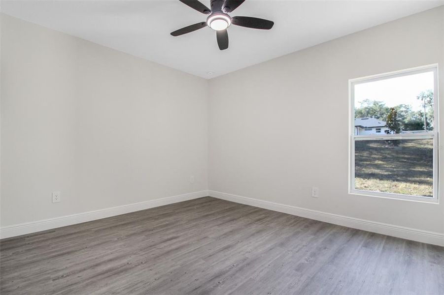 Spacious, unfurnished interior of a new home in , Deland (Image 8).