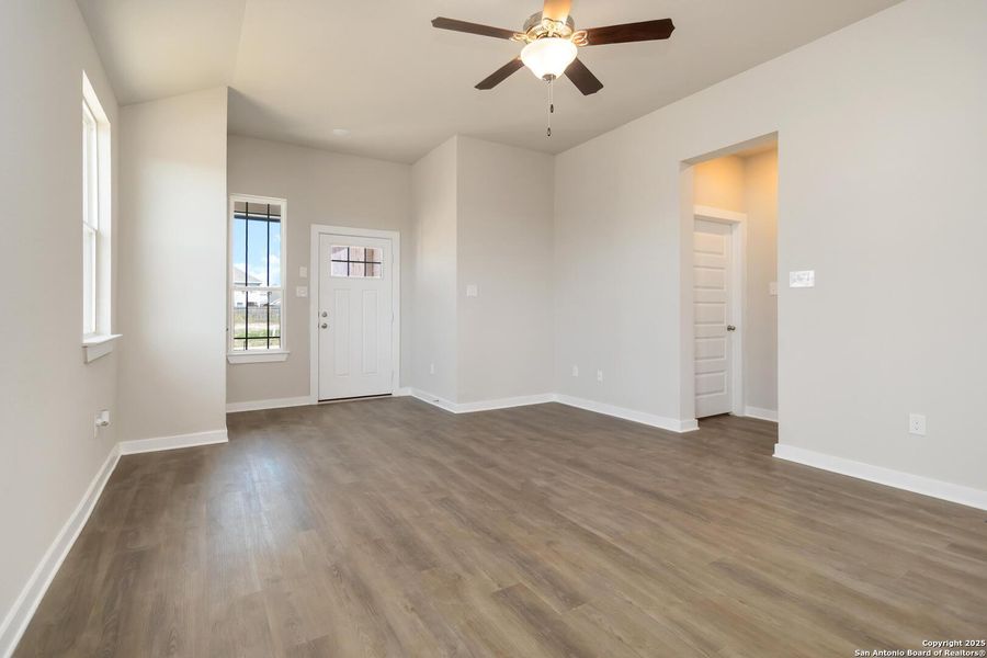 Spacious, unfurnished interior of a new home in Applewhite Meadows, San Antonio (Image 15).