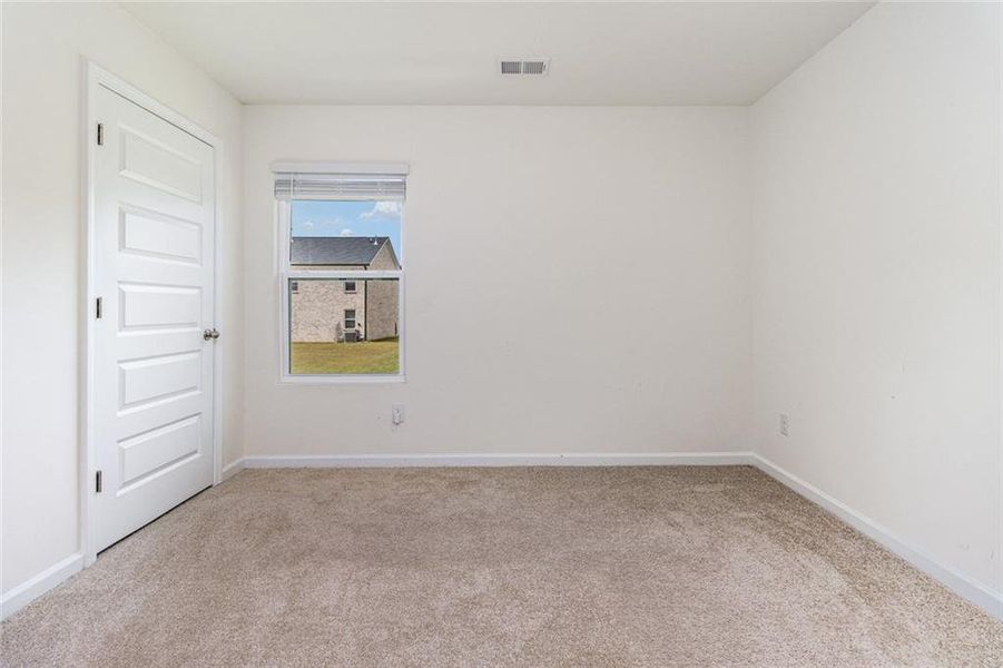 Spacious, unfurnished interior of a new home in Broder Farm, Stockbridge (Image 20).