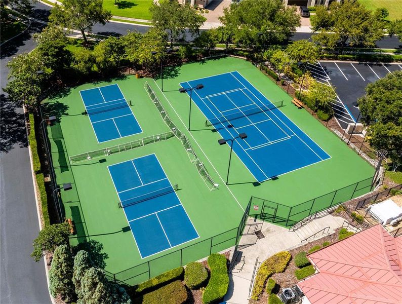 Community amenities in , Auburndale (Image 33).