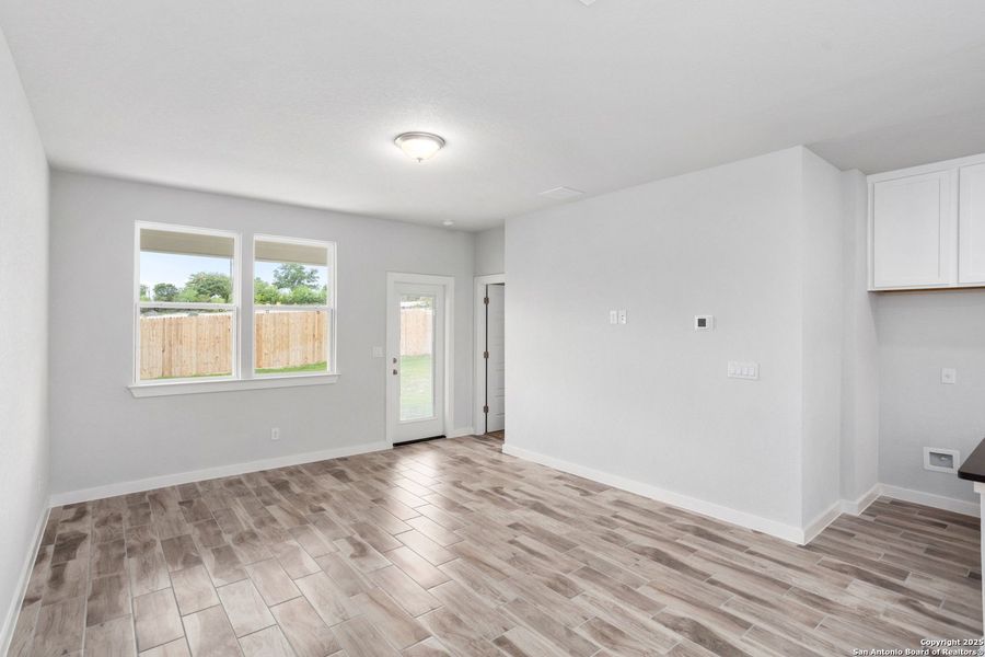 Spacious, unfurnished interior of a new home in Weston Oaks, San Antonio (Image 14). Spacious, unfurnished interior of a new home in Weston Oaks, San Antonio (Image 14).