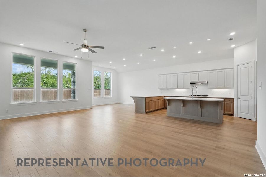 Spacious, unfurnished interior of a new home in Alsatian Oaks, Castroville (Image 11).