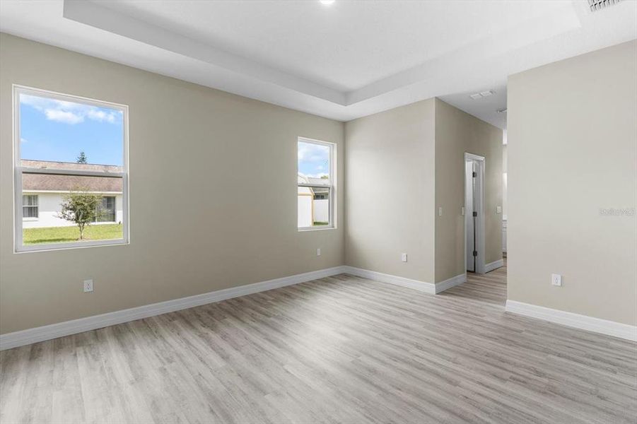 Spacious, unfurnished interior of a new home in , Ocala (Image 32).