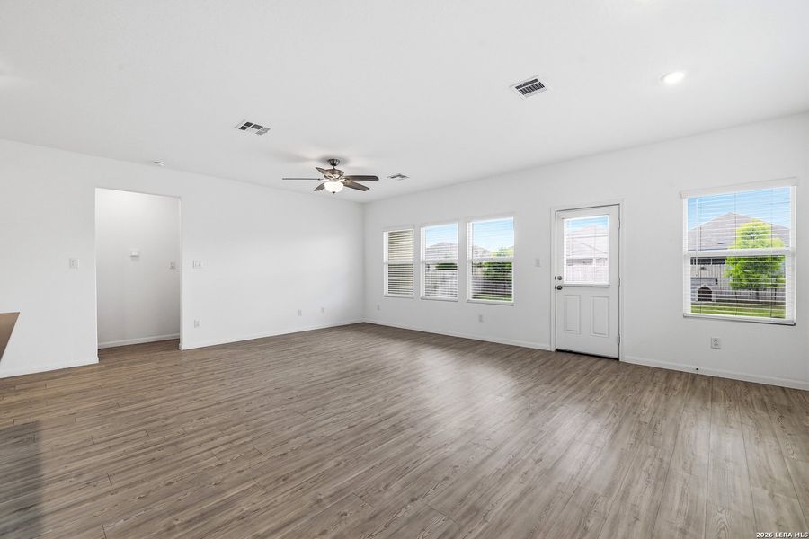 Spacious, unfurnished interior of a new home in Brookmill, San Antonio (Image 30).