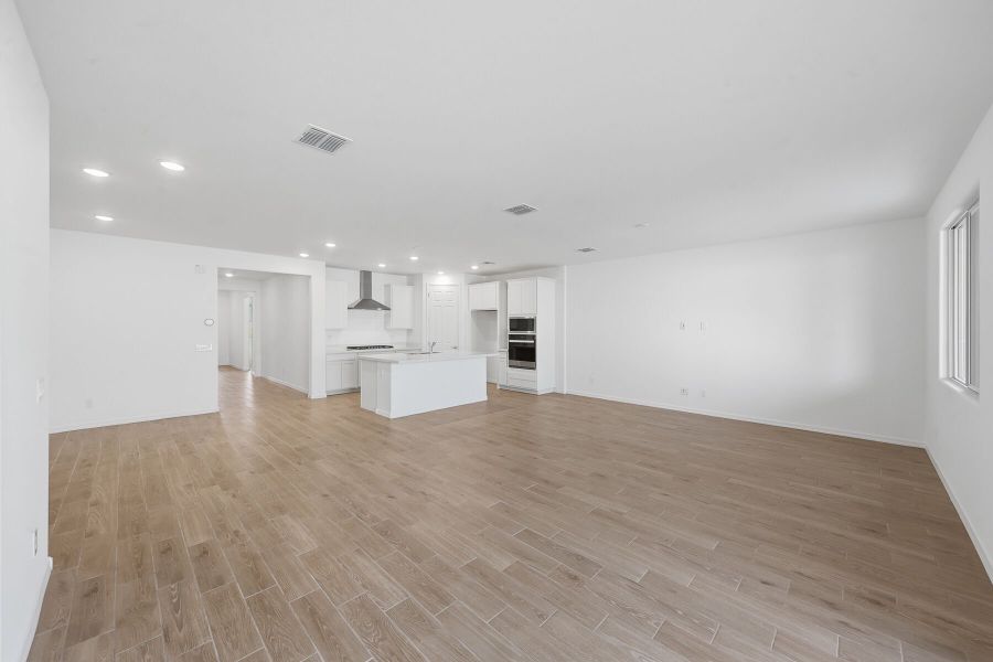 Spacious, unfurnished interior of a new home in Tierra Vistoso, Surprise (Image 8).