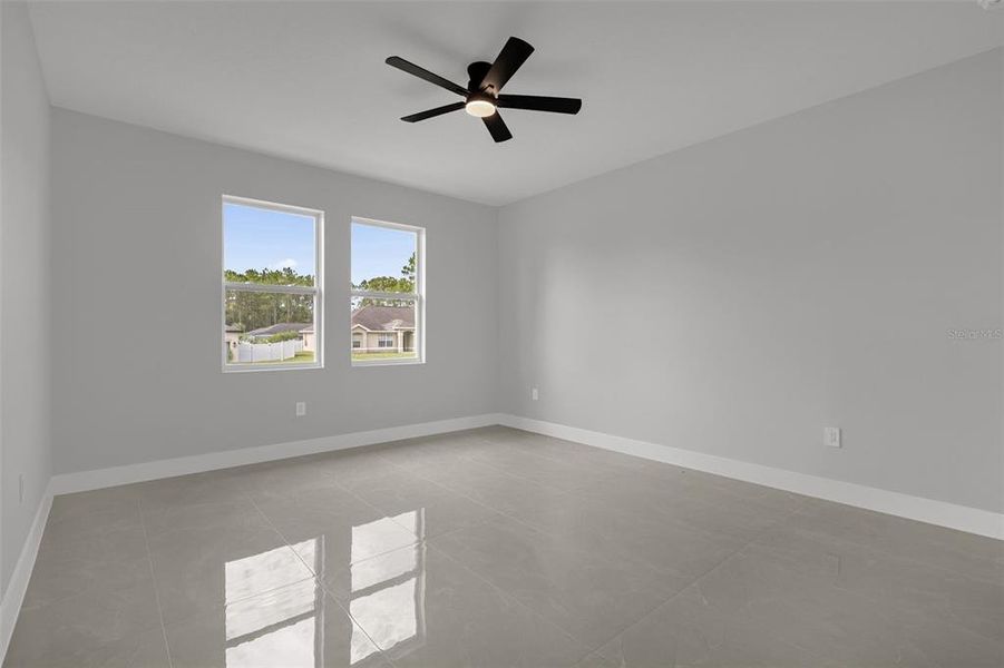 Spacious, unfurnished interior of a new home in , Ocala (Image 23).