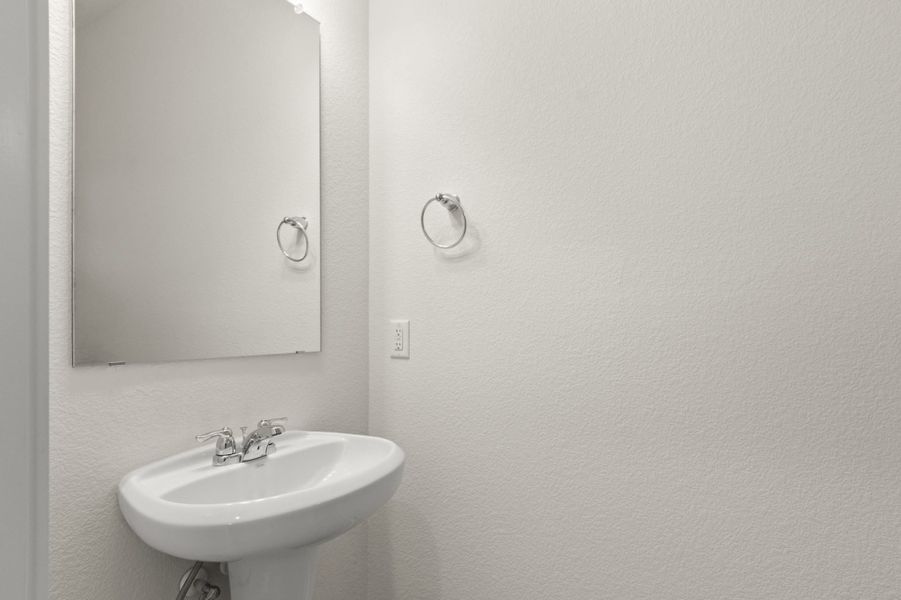 Representative interior finishes for a home built from the Brazos by Pacesetter Homes in Saddle Creek Twinhomes, Georgetown (Image 22).