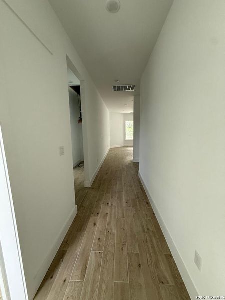 Spacious, unfurnished interior of a new home in , Blanco (Image 13).