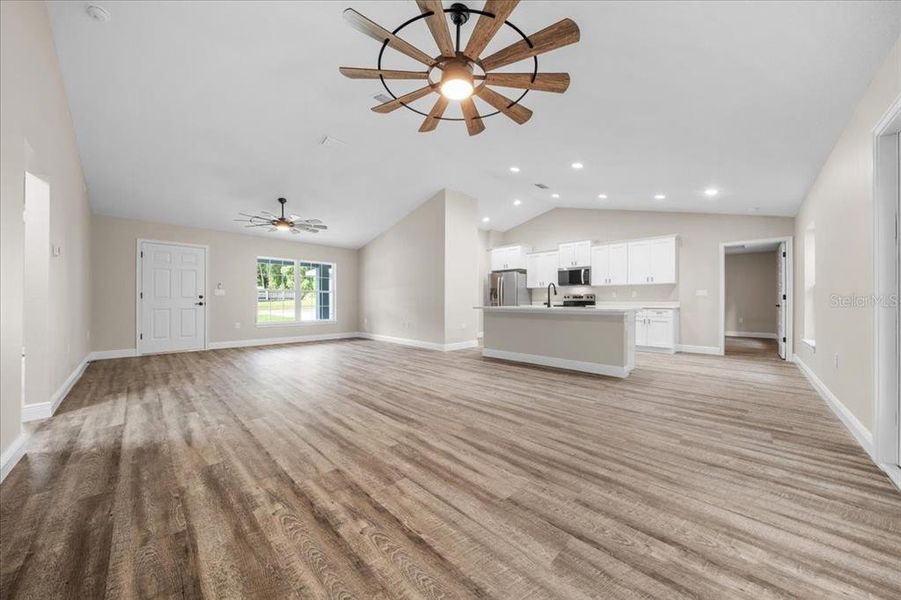 Spacious, unfurnished interior of a new home in , Dunnellon (Image 16).