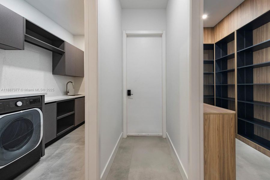 Furnished interior view inside a new home in , Pinecrest (Image 16).