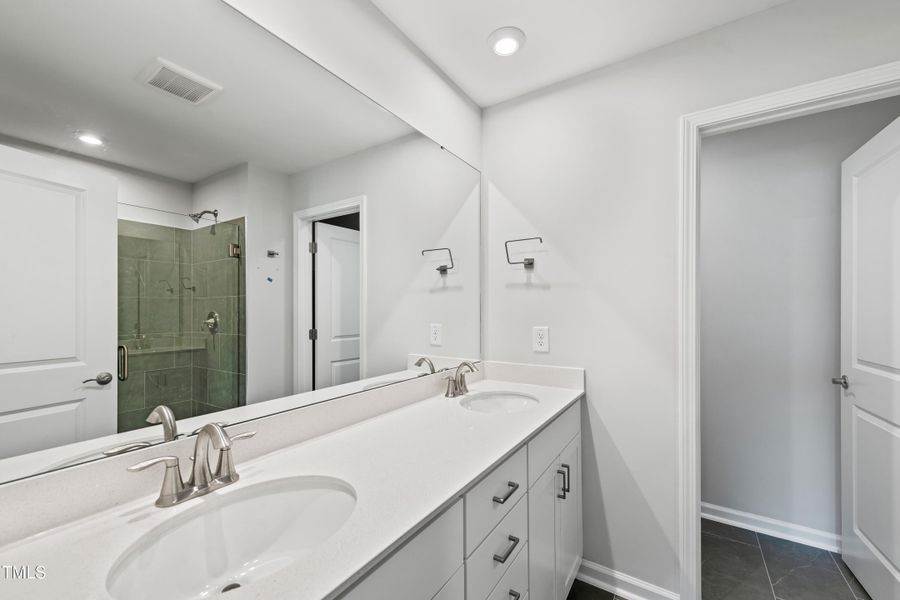 PJDT-0237G-00_Wrightsville_Primary Bath