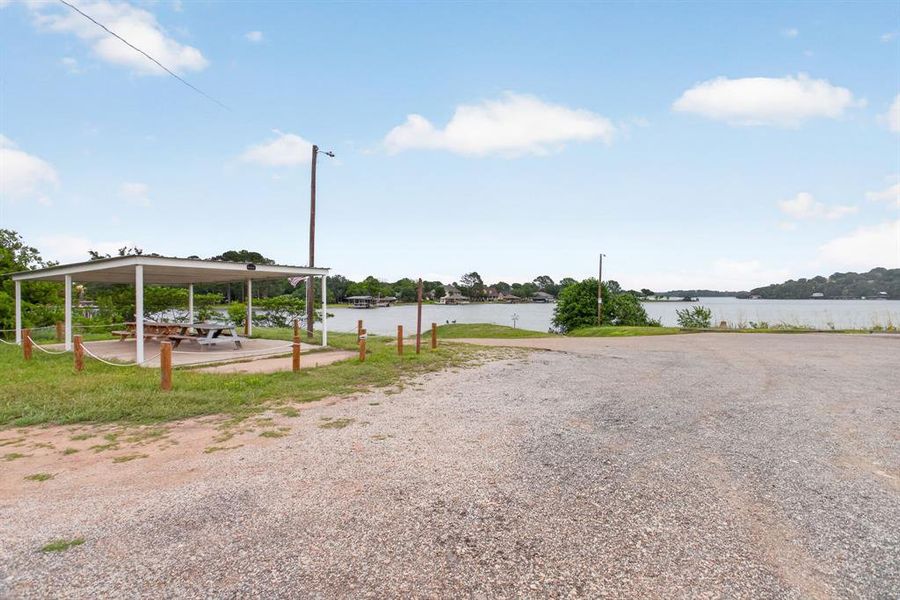 Community amenities in , Granbury (Image 30).