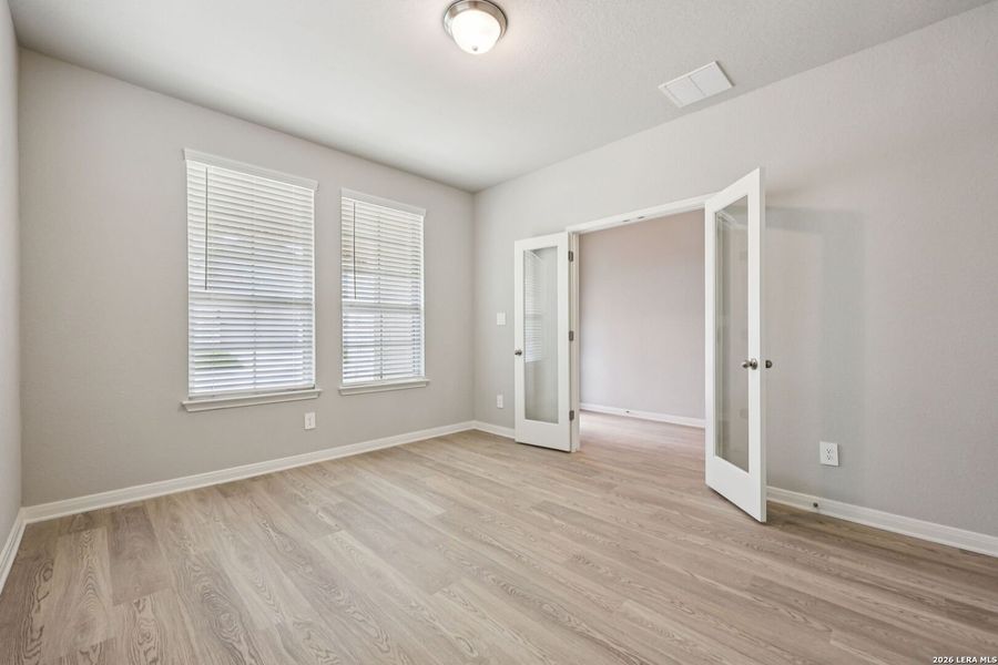 Spacious, unfurnished interior of a new home in Fox Falls, Boerne (Image 39).