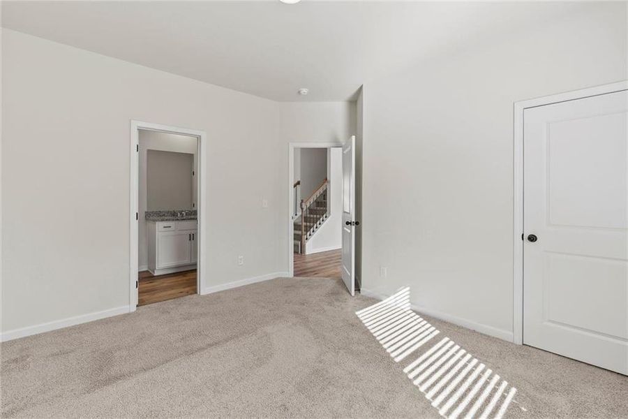 Spacious, unfurnished interior of a new home in , Auburn (Image 18).