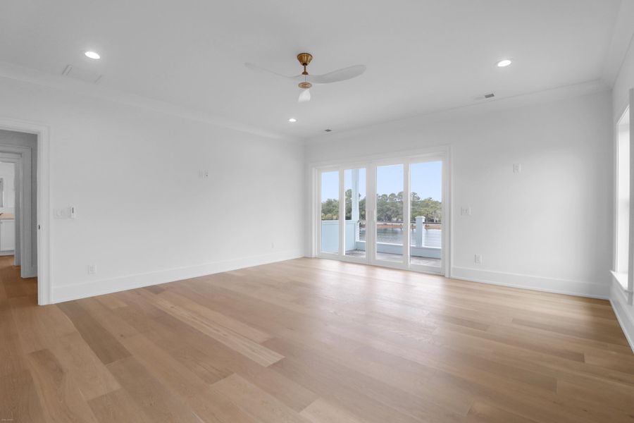 Spacious, unfurnished interior of a new home in , Mount Pleasant (Image 30).