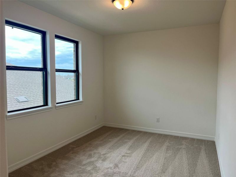 Spacious, unfurnished interior of a new home in Oakwood Estates, Waller (Image 11).