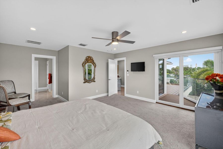 Furnished interior view inside a new home in , Fort Lauderdale (Image 27).